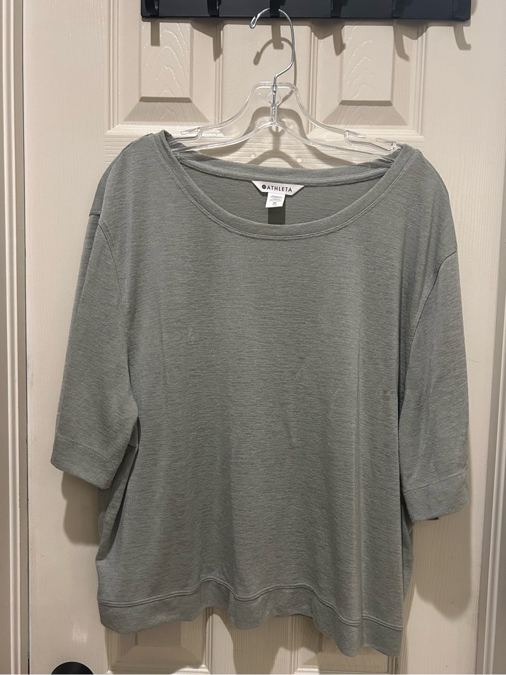 Athleta Women's Relaxed Scoop Neck cropped Tee in Sage Green
